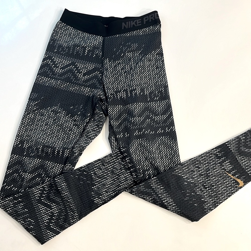 Nike Pro Dri-Fit Knit Winter Pattern Leggings Size XS